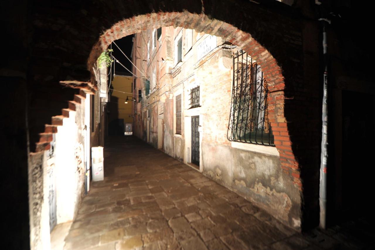 Calle De La Comare Венеция Экстерьер фото